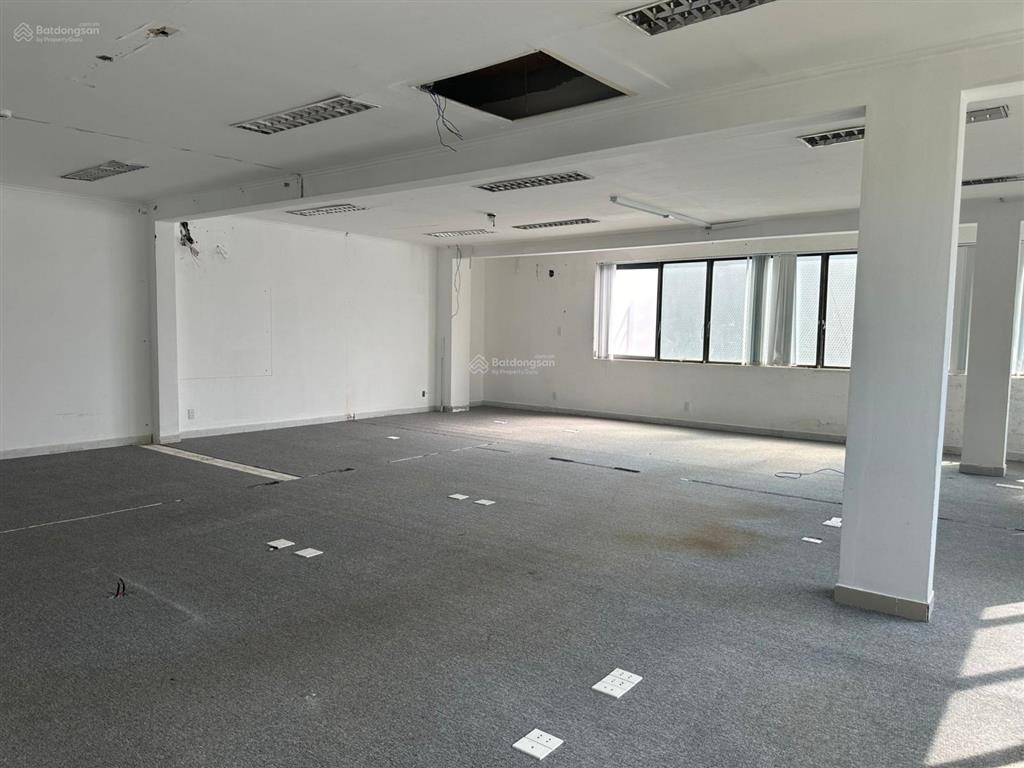 Văn phòng 103m2 giá 25 triệu/tháng tòa nhà vp trường sơn khu sân bay