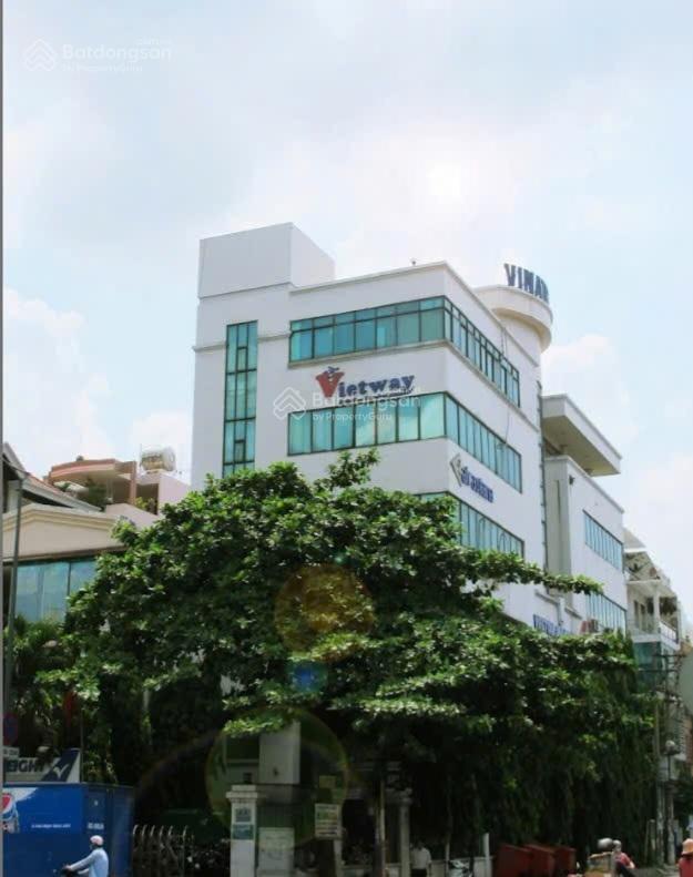 Văn phòng 103m2 giá 25 triệu/tháng tòa nhà vp trường sơn khu sân bay
