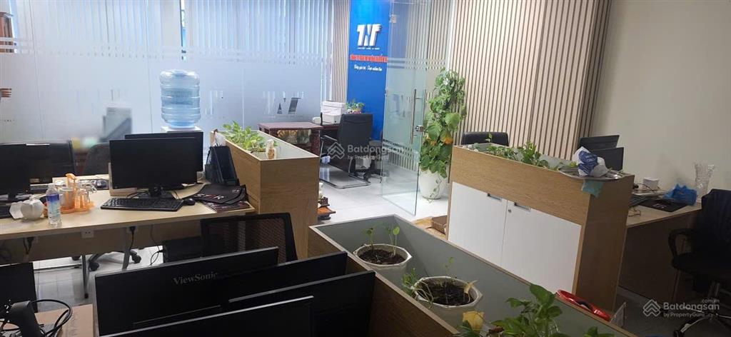 Văn phòng tòa nhà khu sân bay 48m2 giá 9 triệu, mặt tiền đường giải phóng, tân bình