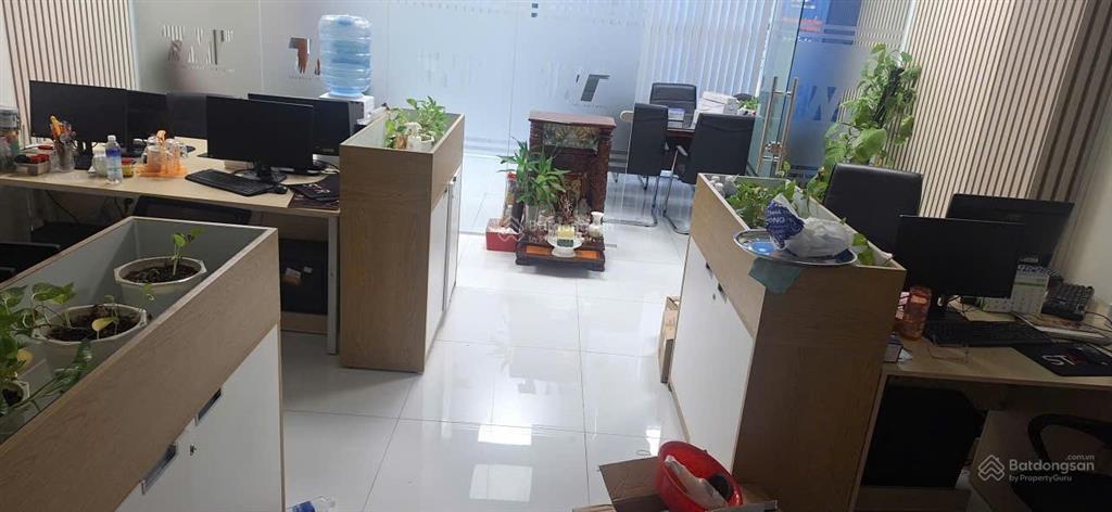 Văn phòng tòa nhà khu sân bay 48m2 giá 9 triệu, mặt tiền đường giải phóng, tân bình