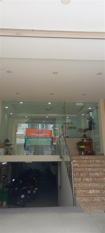 Văn phòng tòa nhà khu sân bay 48m2 giá 9 triệu, mặt tiền đường giải phóng, tân bình