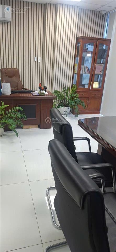 Văn phòng tòa nhà khu sân bay 48m2 giá 9 triệu, mặt tiền đường giải phóng, tân bình