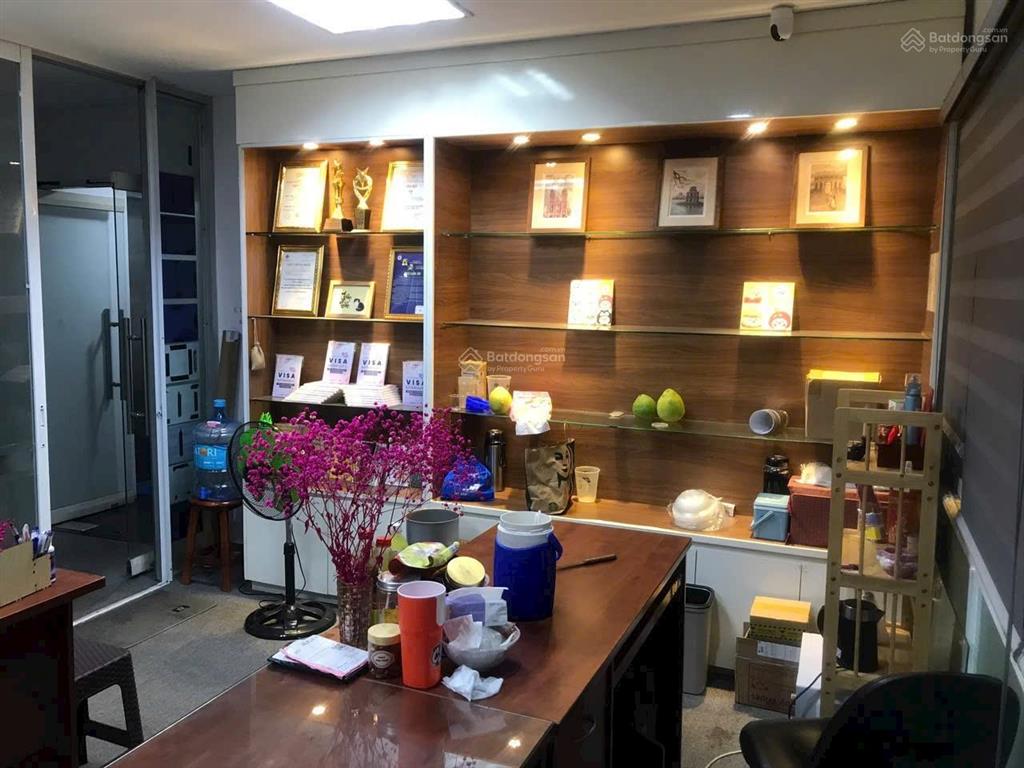 Văn phòng q3 full nội thất giá 7 triệu 20m2 tòa nhà nguyễn thị minh khai