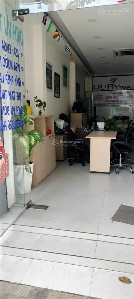 Văn phòng trệt để làm điểm kd lĩnh vực học lái xe, bán vé máy bay, ghi danh tại tòa nhà trường sơn