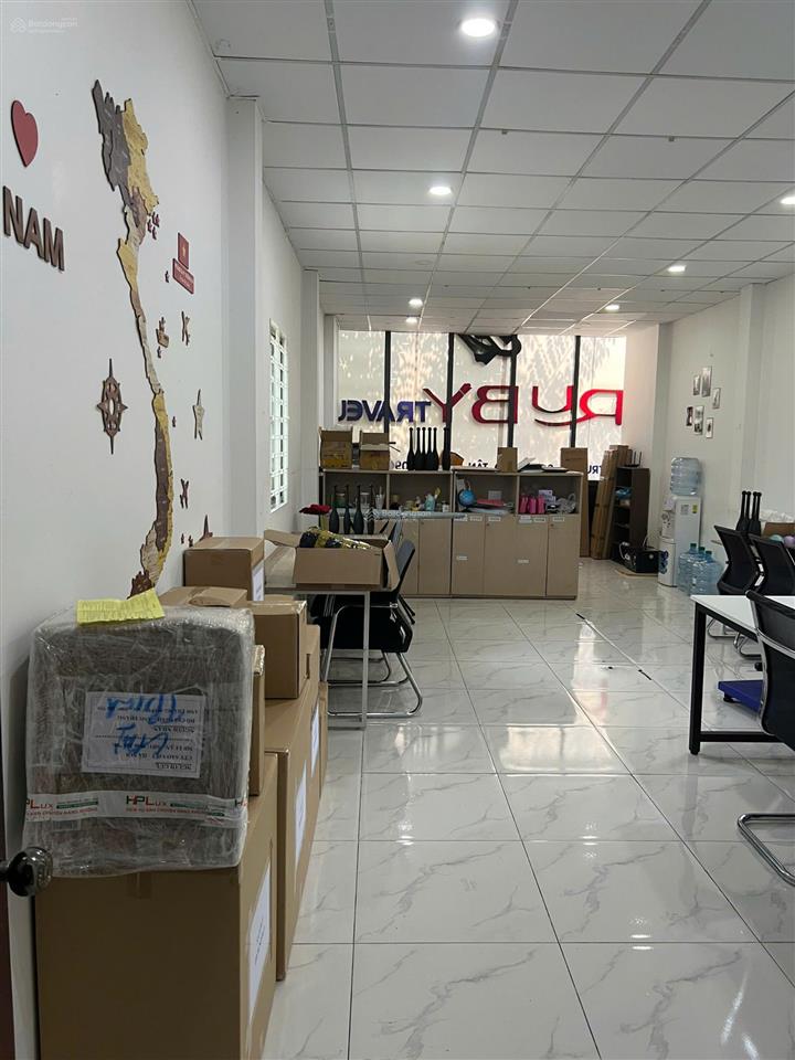 Văn phòng trường sơn 45m2 giá 9 triệu/tháng giờ tự do 24/7 full bàn ghế