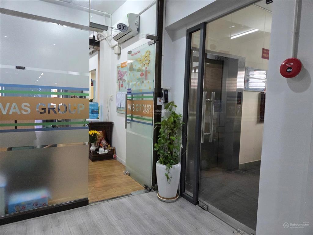 Văn phòng quận 10 giá 27 triệu/tháng 85m2 tòa nhà đường 3/2 ngay vincom 3/2