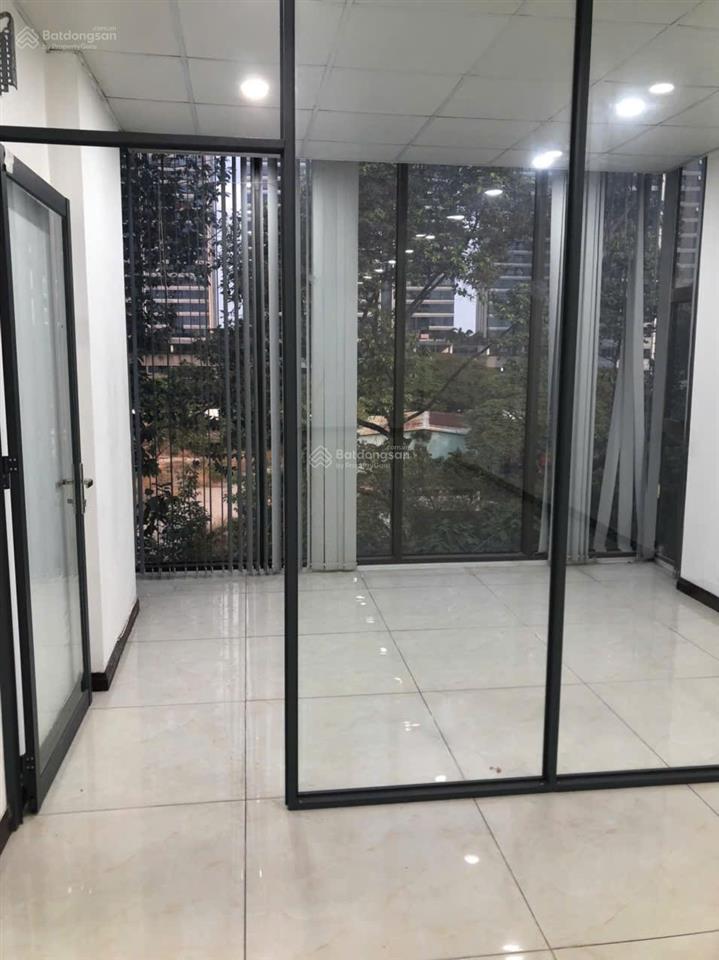 Văn phòng quận 10 giá 13 triệu 45m2 tòa nhà mặt tiền tô hiến thành