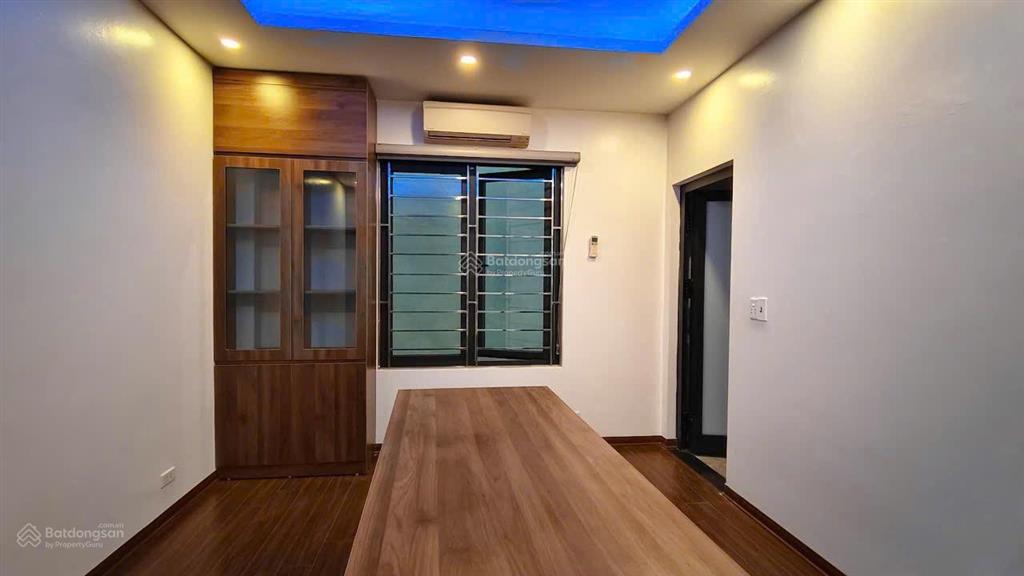 Gia đình cần cho thuê nhà 5 tầng full nội thất tại lạc long quân, nghĩa đô, cầu giấy.