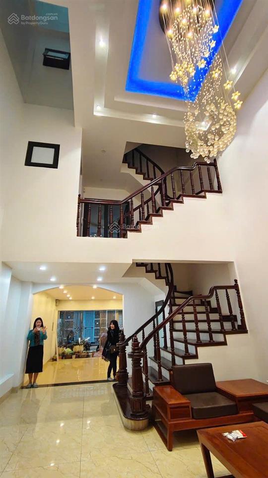 Gia đình cần cho thuê nhà 5 tầng full nội thất tại lạc long quân, nghĩa đô, cầu giấy.