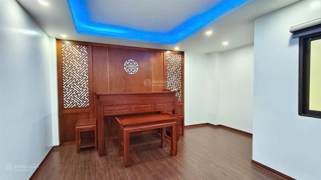 Gia đình cần cho thuê nhà 5 tầng full nội thất tại lạc long quân, nghĩa đô, cầu giấy.
