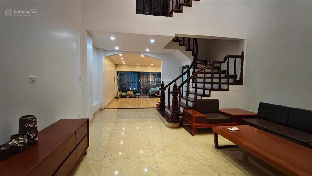 Gia đình cần cho thuê nhà 5 tầng full nội thất tại lạc long quân, nghĩa đô, cầu giấy.