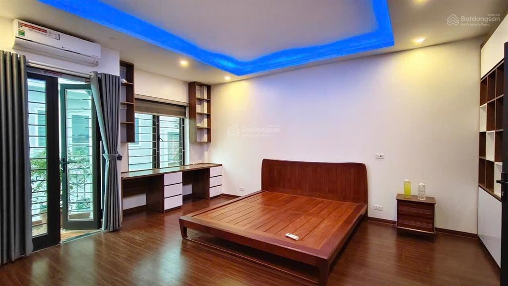 Gia đình cần cho thuê nhà 5 tầng full nội thất tại lạc long quân, nghĩa đô, cầu giấy.