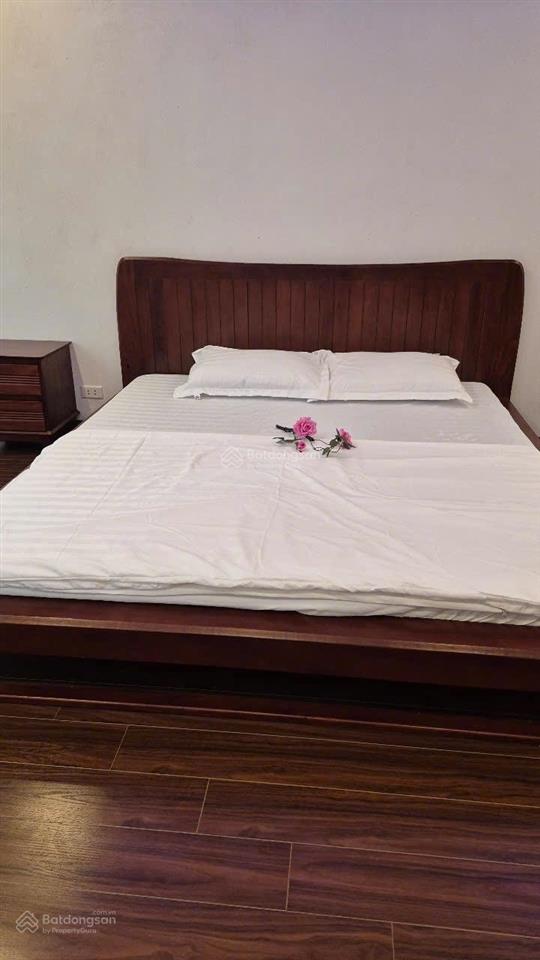 Gia đình cần cho thuê nhà 5 tầng full nội thất tại lạc long quân, nghĩa đô, cầu giấy.