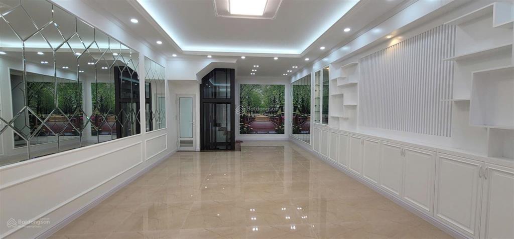 Cho thuê nhà 6 tầng x 70m2,thang máy.nhà mới xây 100%