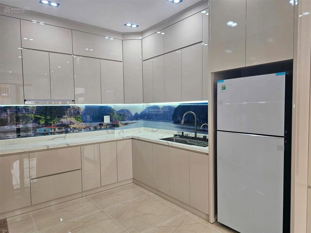 Cho thuê nhà 6 tầng x 70m2,thang máy.nhà mới xây 100%