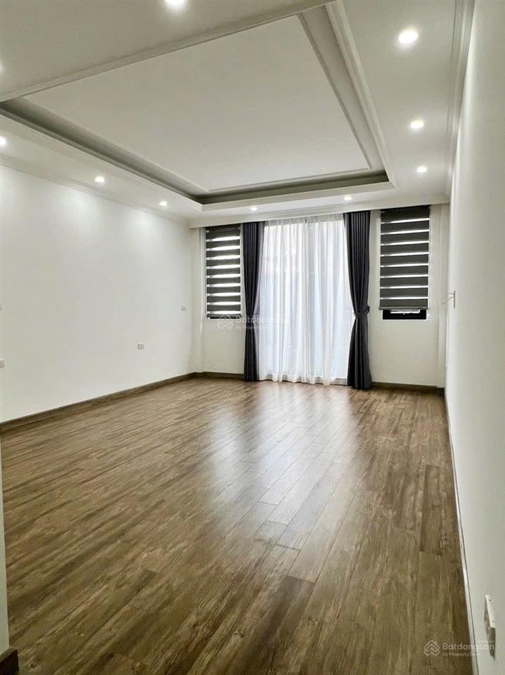 Chính chủ cho thuê nhà 7 tầng tại nguyễn khánh toàn  cầu giấy. thang máy