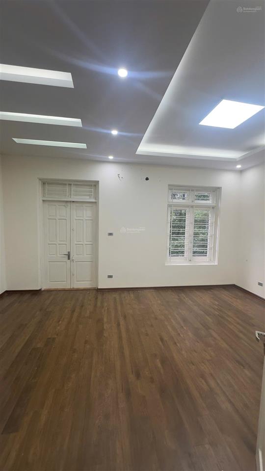Chính chủ cho thuê liền kề 100m x 4 tầng, mt 6 mét, giá 35 triệu,