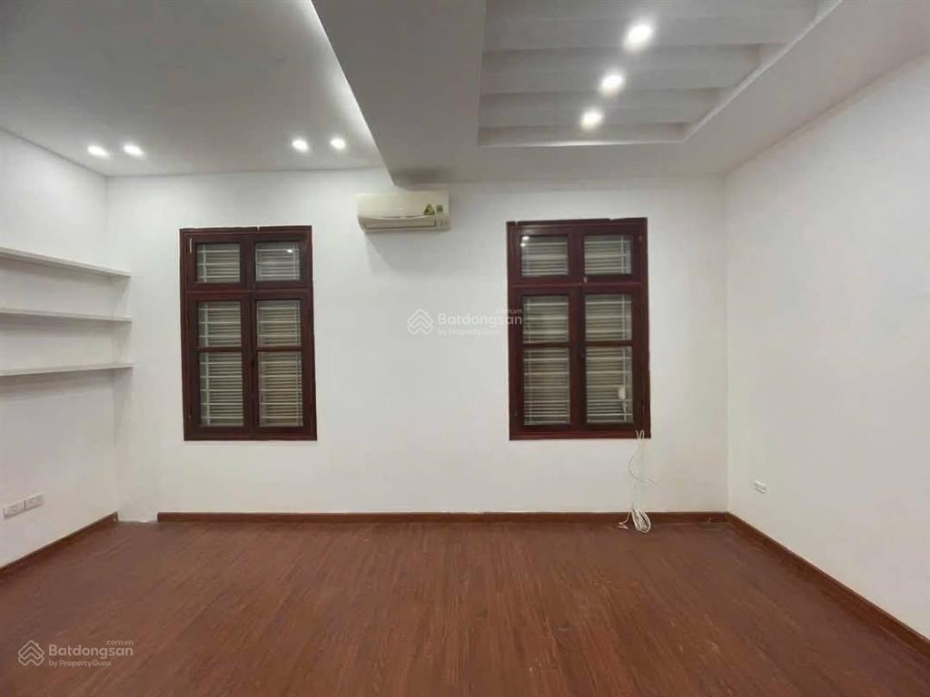 Chính chủ cho thuê liền kề 100m x 4 tầng, mt 6 mét, giá 35 triệu,