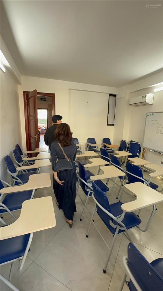 Chính chủ cho thuê nhà 7 tầng, thang máy tại đường bưởi