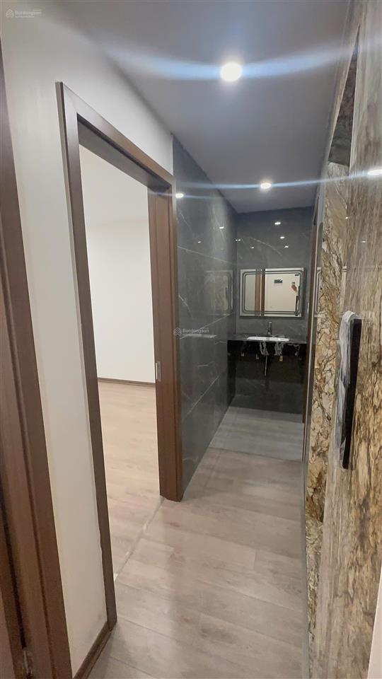 Chính chủ cho thuê nhà 5 tầng, thang máy, 90m2 thông sàn tại nguyễn chánh, cầu giấy