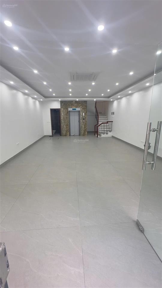 Chính chủ cho thuê nhà 5 tầng, thang máy, 90m2 thông sàn tại nguyễn chánh, cầu giấy