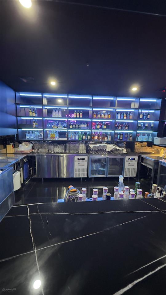 Chính chủ cần nhượng gấp quán bar mini, full nội thất mới 100% đc nguyễn khang, yên hòa, cầu giấy,