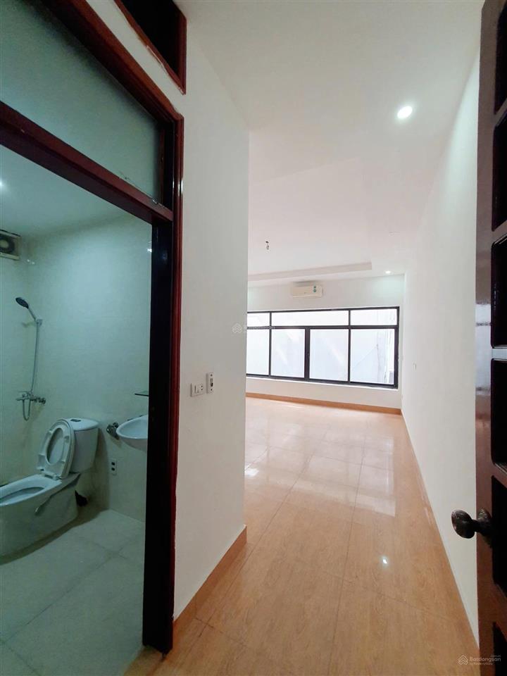 Cho thuê nhà riêng 6 tầng, thang máy tại hoàng quốc việt, nghĩa đô, cầu giấy
