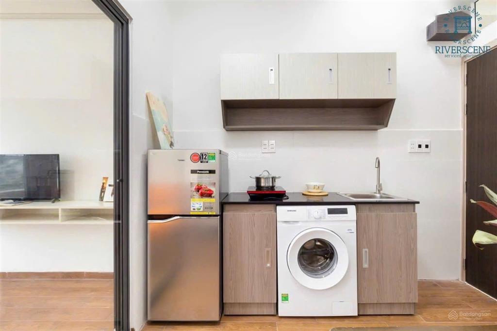 Căn hộ 1 phòng ngủ cho thuê ngay bến vân đồn quận 4, thang máy, ban công, gần đh luật