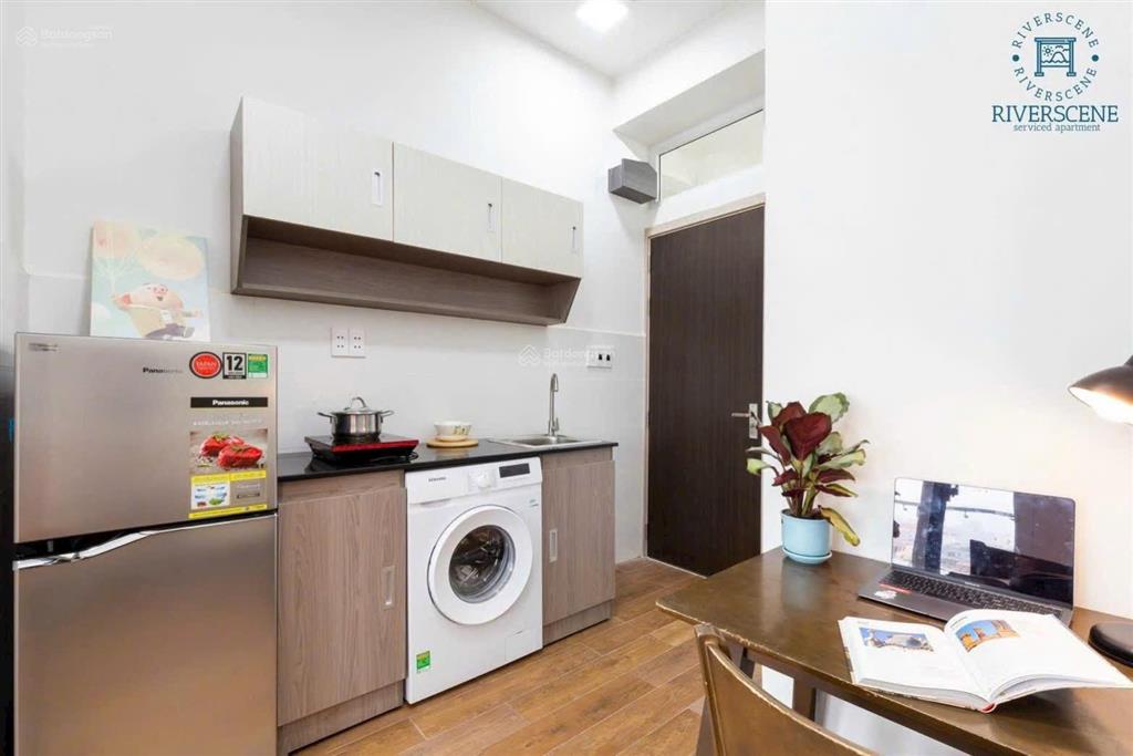 Căn hộ 1 phòng ngủ cho thuê ngay bến vân đồn quận 4, thang máy, ban công, gần đh luật