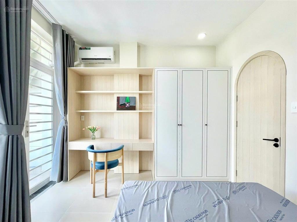 Căn hộ 1 phòng ngủ cho thuê ngay phú hữu quận 5, gần đại học y dược, đh phạm ngọc thạch, ban công