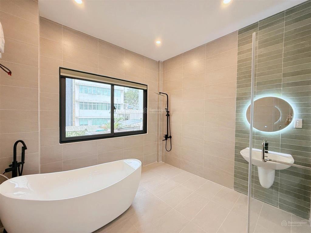 Khai trương căn hộ 1 phòng ngủ cho thuê ngay bùi thị xuân quận 1, thang máy, gần chợ bến thành