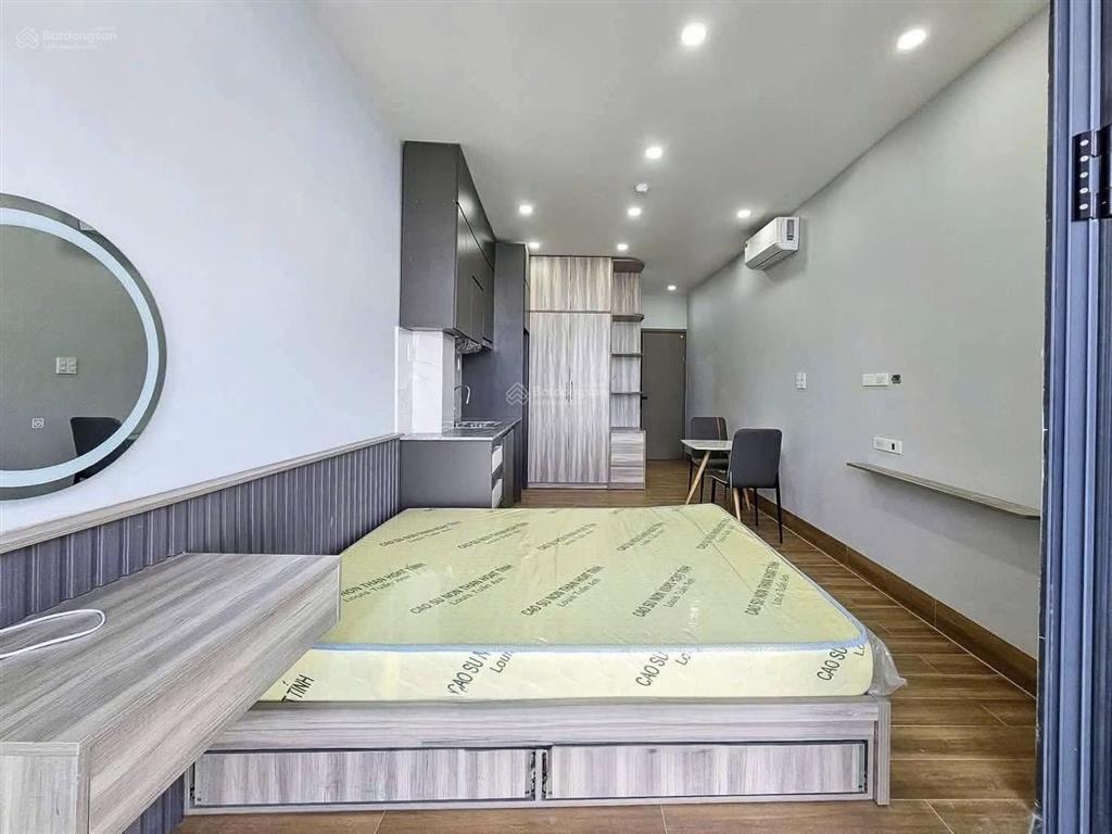 Căn hộ 1 phòng ngủ ban công cho thuê ngay tôn đản quận 4, thang máy, máy giặt riêng, gần đh luật