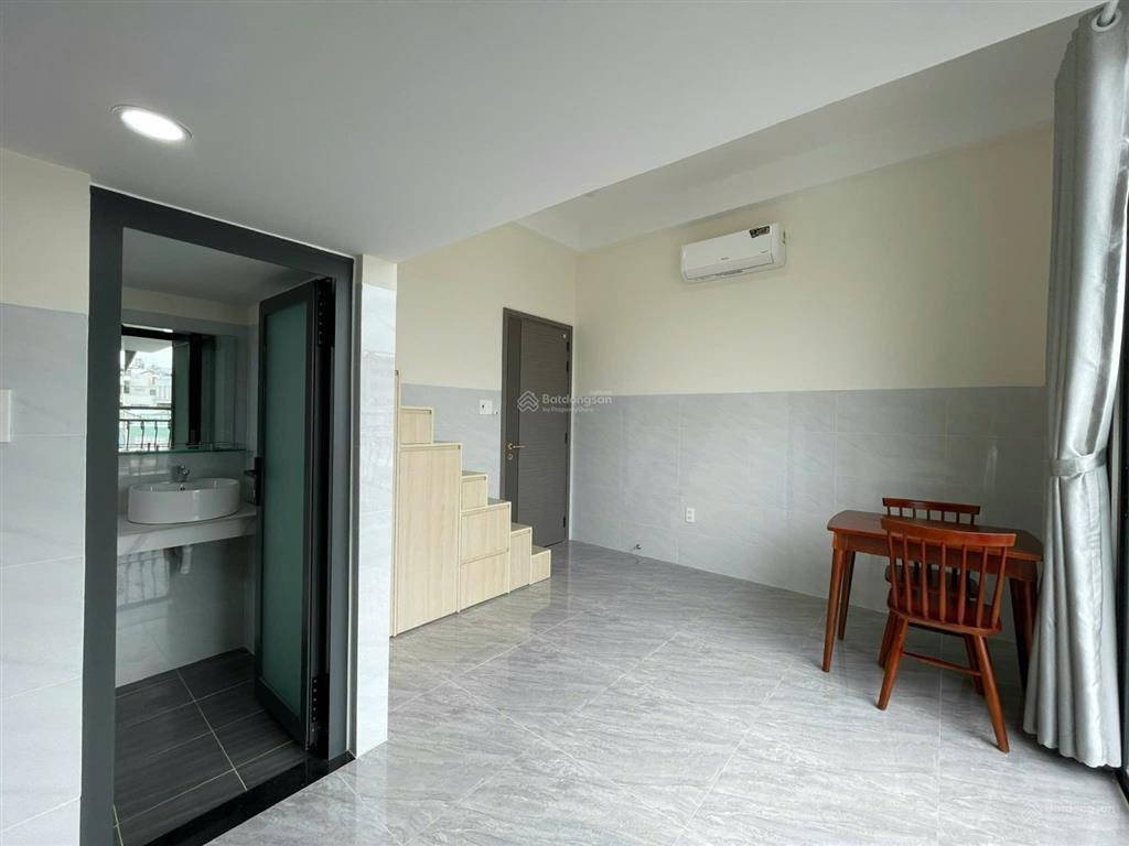 Cho thuê phòng có gác, ban công đầy đủ nội thất ngay etown cộng hòa tân bình, hồ chí minh