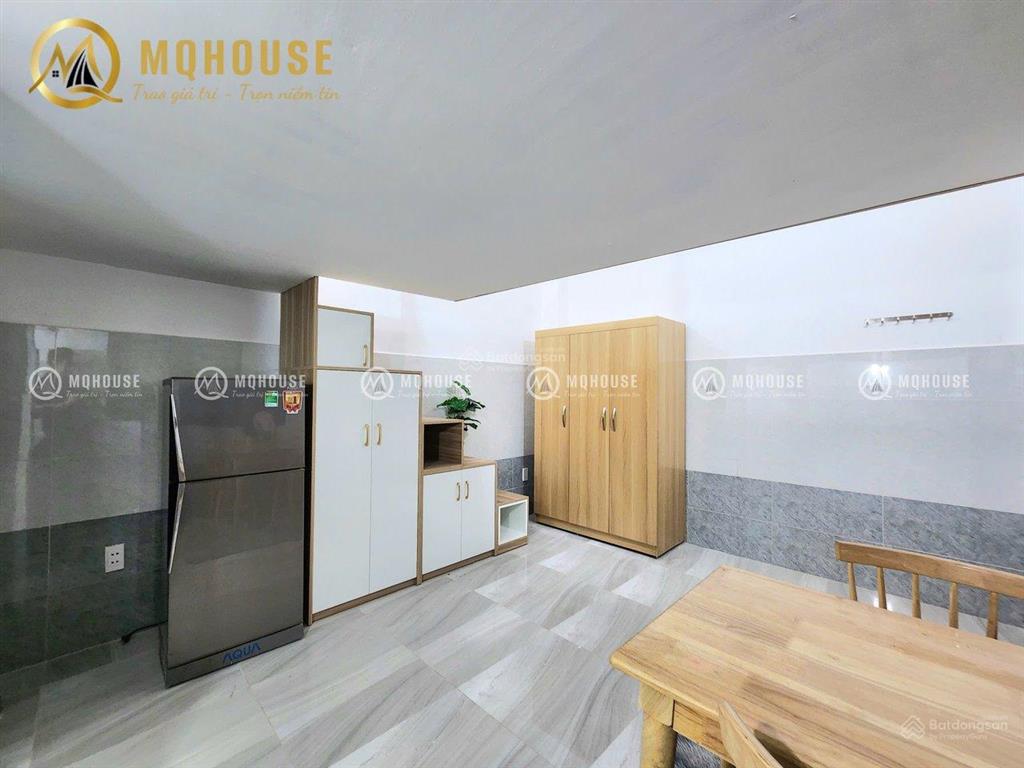Phòng trọ có gác, full nội thất, an ninh, sạch sẽ, rộng 30m2 ngay công viên hoàng văn thụ