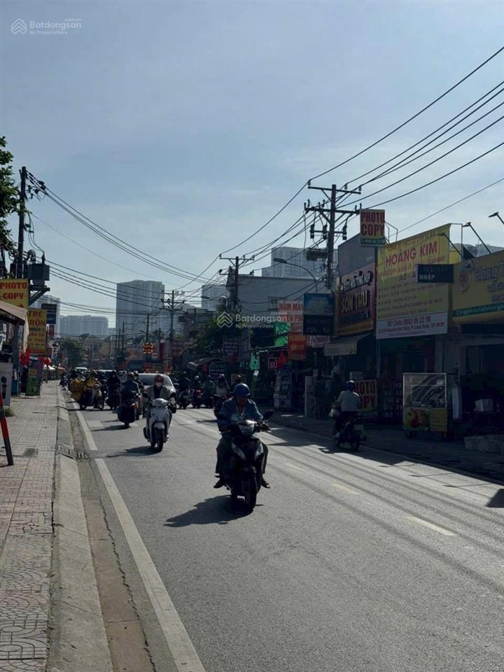 3.65 tỷ . nên đất 67m2 full thổ hẻm 4m xe hơi ngay nguyễn văn tăng