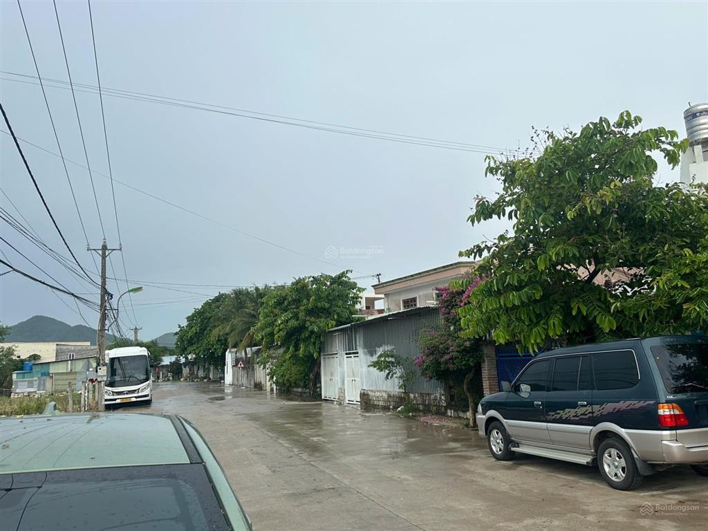 Đất thổ cư nam nha trang đường chính rộng 20m hơn 3 tỷ  gần làng đại học  sungroup