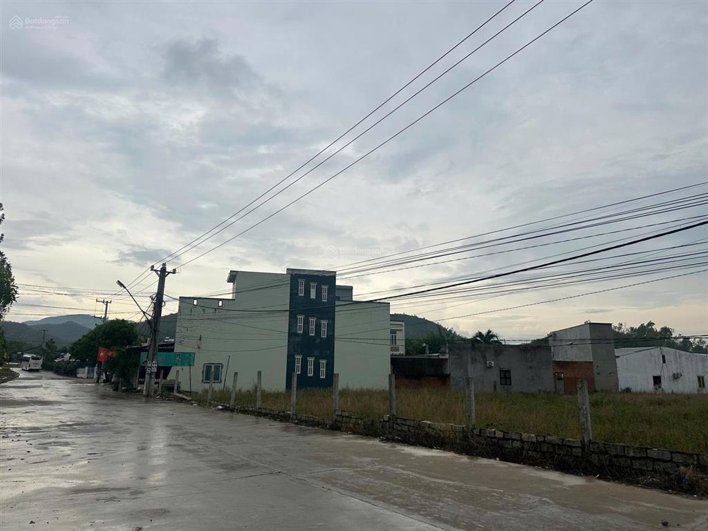 Đất thổ cư nam nha trang đường chính rộng 20m hơn 3 tỷ  gần làng đại học  sungroup