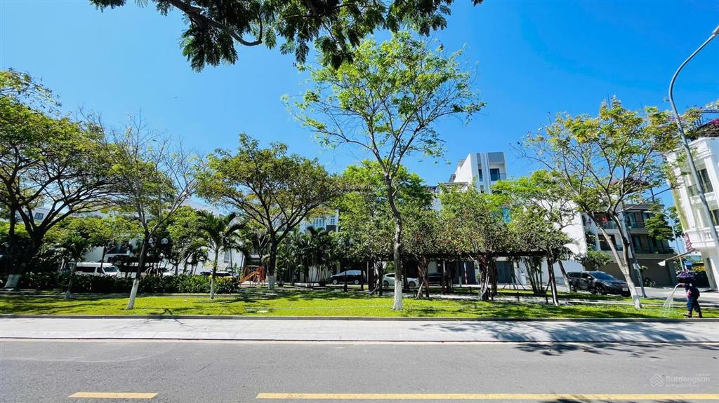 Bán đất đối diện công viên vcn phước long 1 nha trang 75m2 ngang 5m đường 13m 6 tỷ 500