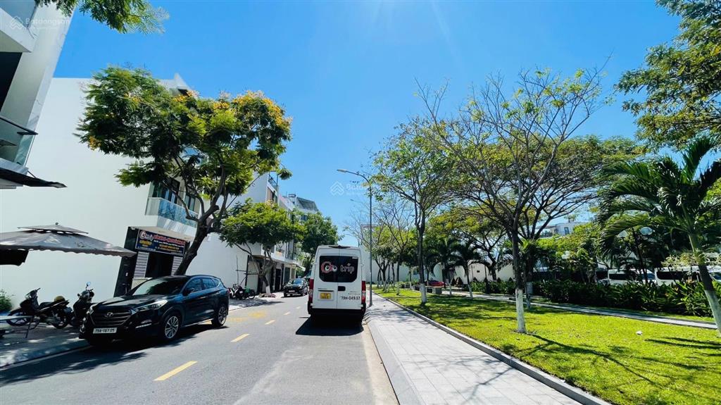 Bán đất đối diện công viên vcn phước long 1 nha trang 75m2 ngang 5m đường 13m 6 tỷ 500