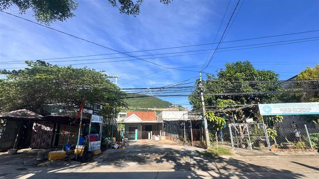 Bán lô đất mt đường phong châu rộng 22m sát dự án sungroup phù hợp kinh doanh giá chỉ 37triệu/m2