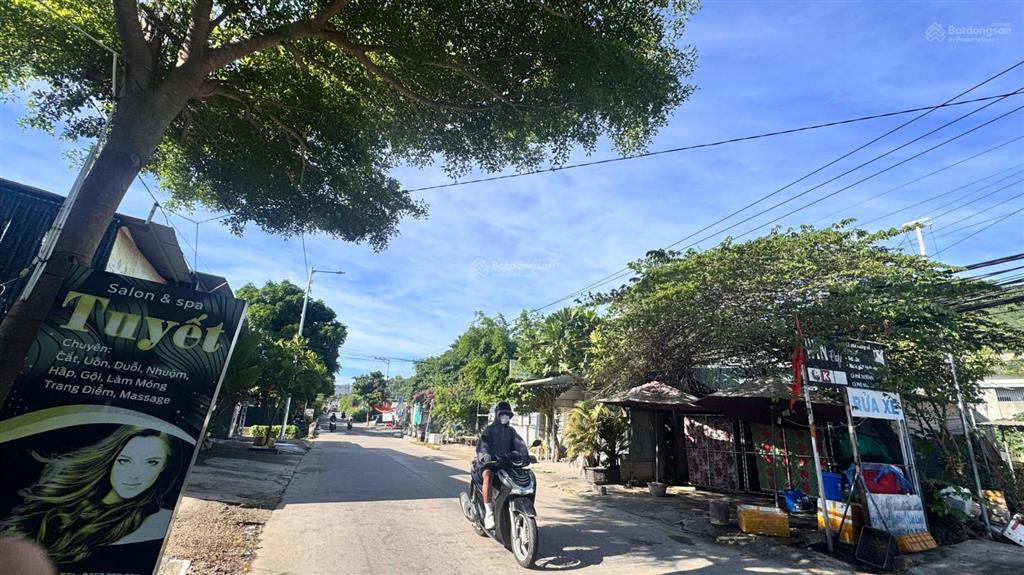 Bán lô đất mt đường phong châu rộng 22m sát dự án sungroup phù hợp kinh doanh giá chỉ 37triệu/m2