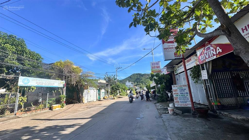 Bán lô đất mt đường phong châu rộng 22m sát dự án sungroup phù hợp kinh doanh giá chỉ 37triệu/m2