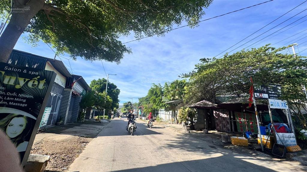Bán lô đất mt đường phong châu rộng 22m sát dự án sungroup phù hợp kinh doanh giá chỉ 37triệu/m2