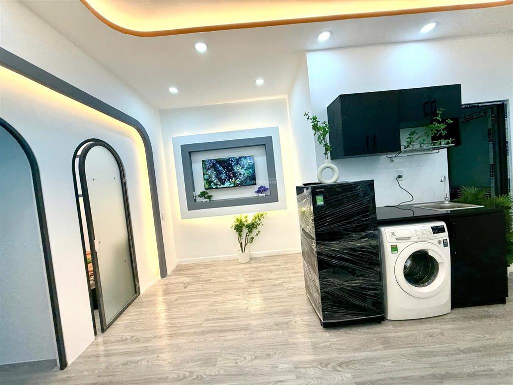 Vibe chill 2pn ban công mới 100%  siêu đẹp  ngay chợ phạm văn hai  tân bình