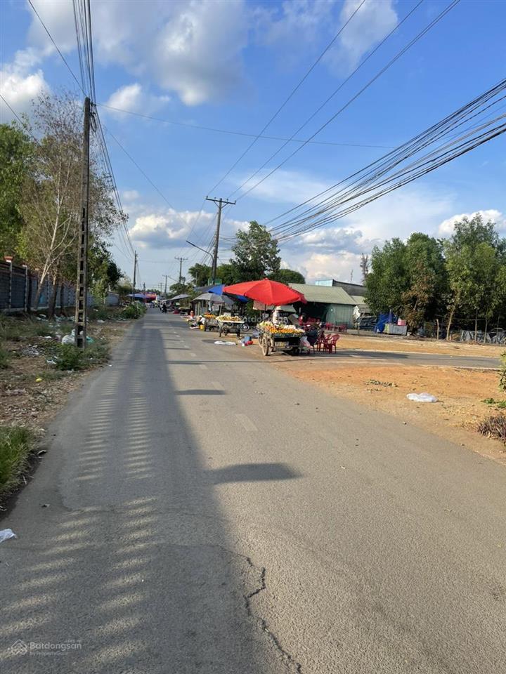 Chồng tôi kẹt tiền mở quán nên bán gấp lô đất ngay dầu giây đồng nai