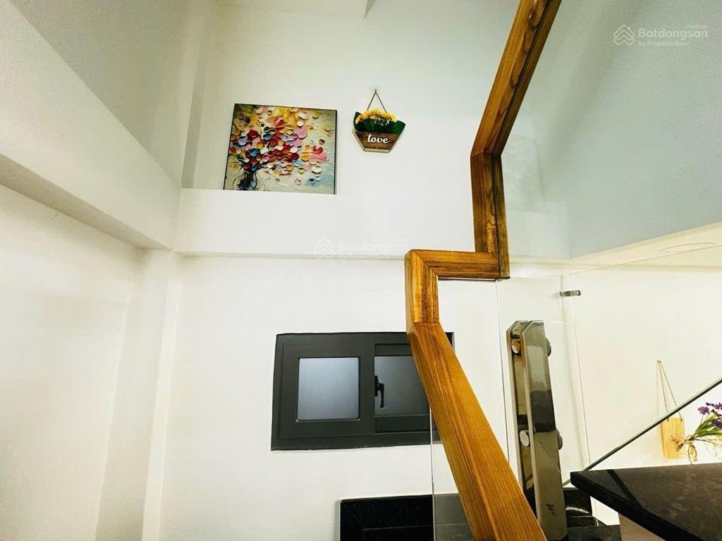 Quận 3 6 tỷ 3 tầng 32 m2 2pn, 3 wc