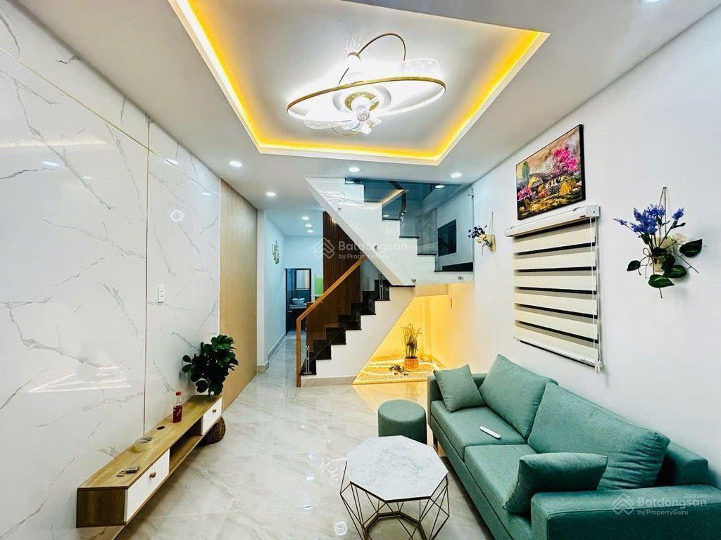 Quận 3 6 tỷ 3 tầng 32 m2 2pn, 3 wc