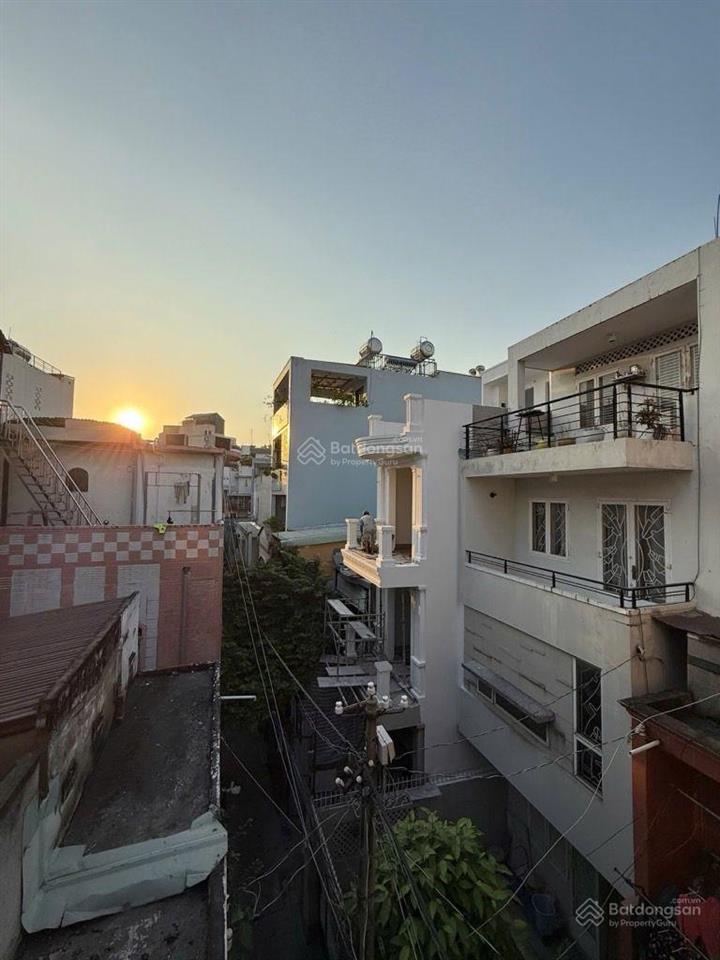 Quận 3 6 tỷ 3 tầng 32 m2 2pn, 3 wc