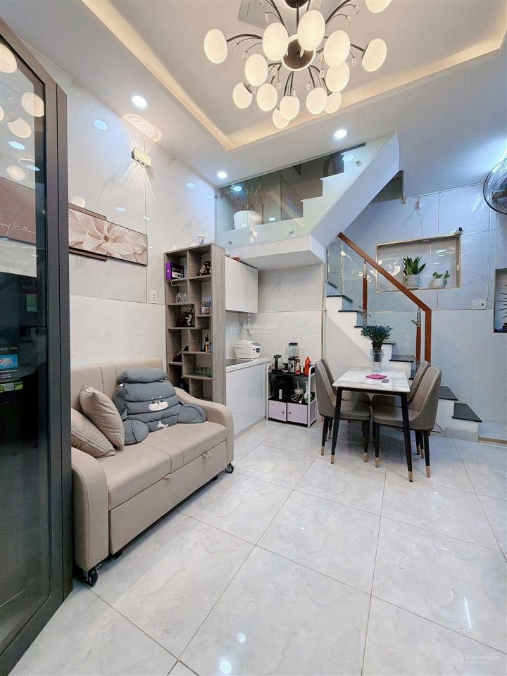 Nhà riêng cho gia đình trẻ 4 tầng, bê tông cốt thép, 2 pn 3 wc, 20m2 nhỉnh 3 tỷ, p. nhiêu lộc.