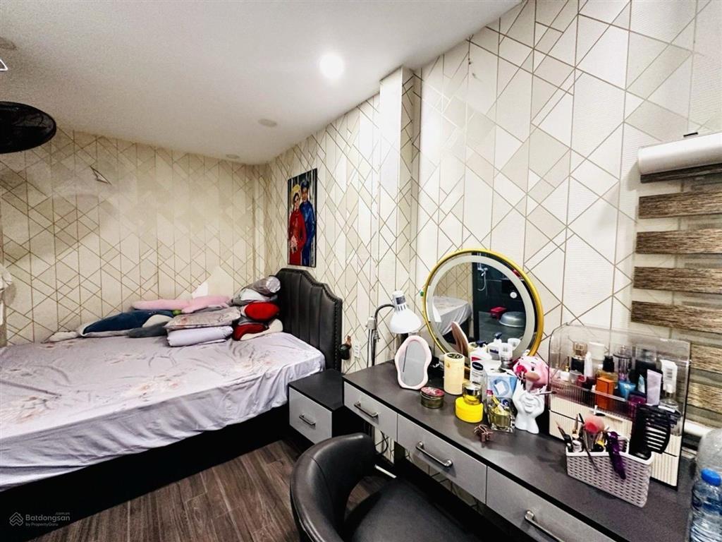 Bán nhà chợ phạm văn hai, 4 tầng 5pn, 46m2 nhỉnh 7 tỷ.